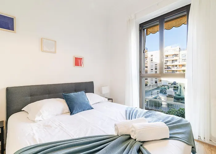 Ultra 2 Bdr - Ac & Balcony Apartamento