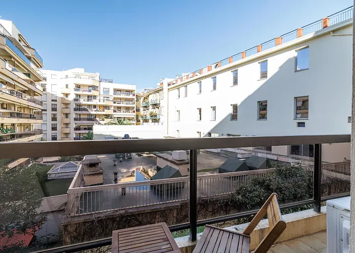 Ultra 2 Bdr - Ac & Balcony *