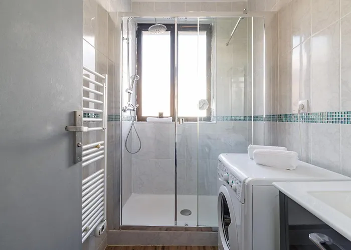 Ultra 2 Bdr - Ac & Balcony *