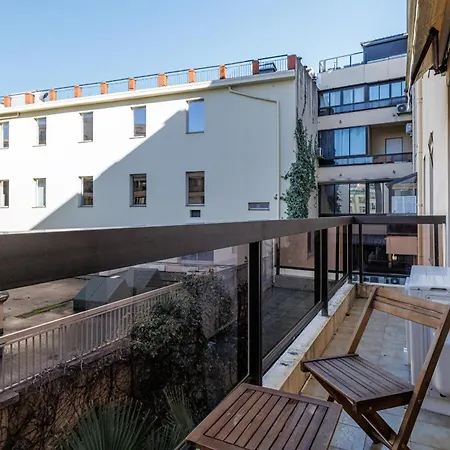 Daire Ultra 2 Bdr - Ac & Balcony Nice