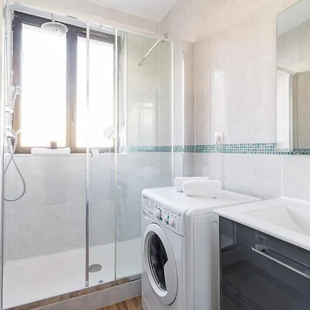 Daire Ultra 2 Bdr - Ac & Balcony Nice