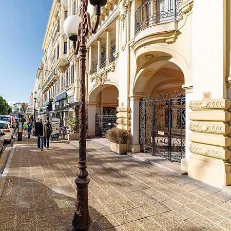 Daire Ultra 2 Bdr - Ac & Balcony Nice